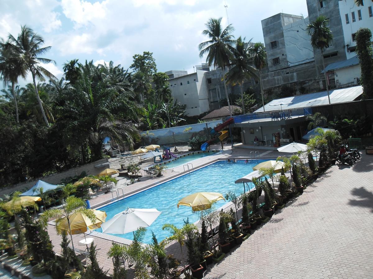 Permata Land Hotel & Resort Rantauprapat Екстер'єр фото